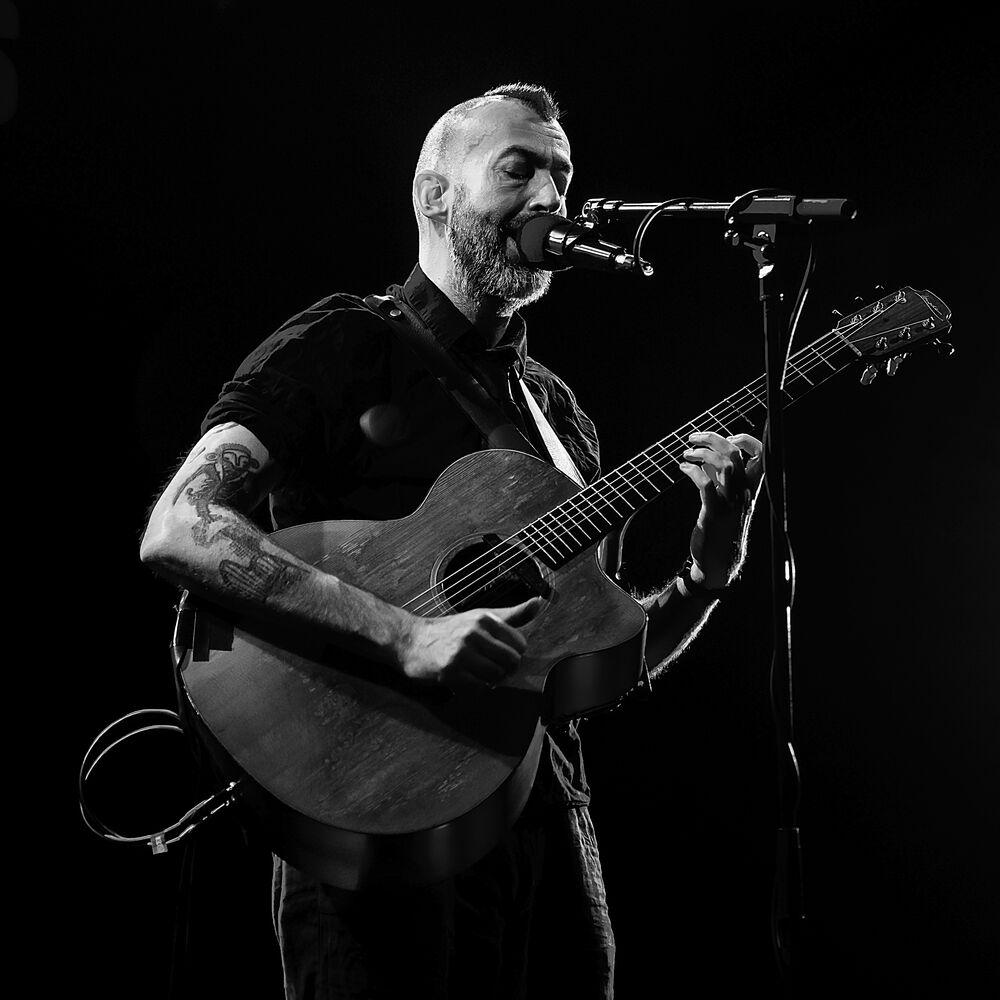 Jon Gomm