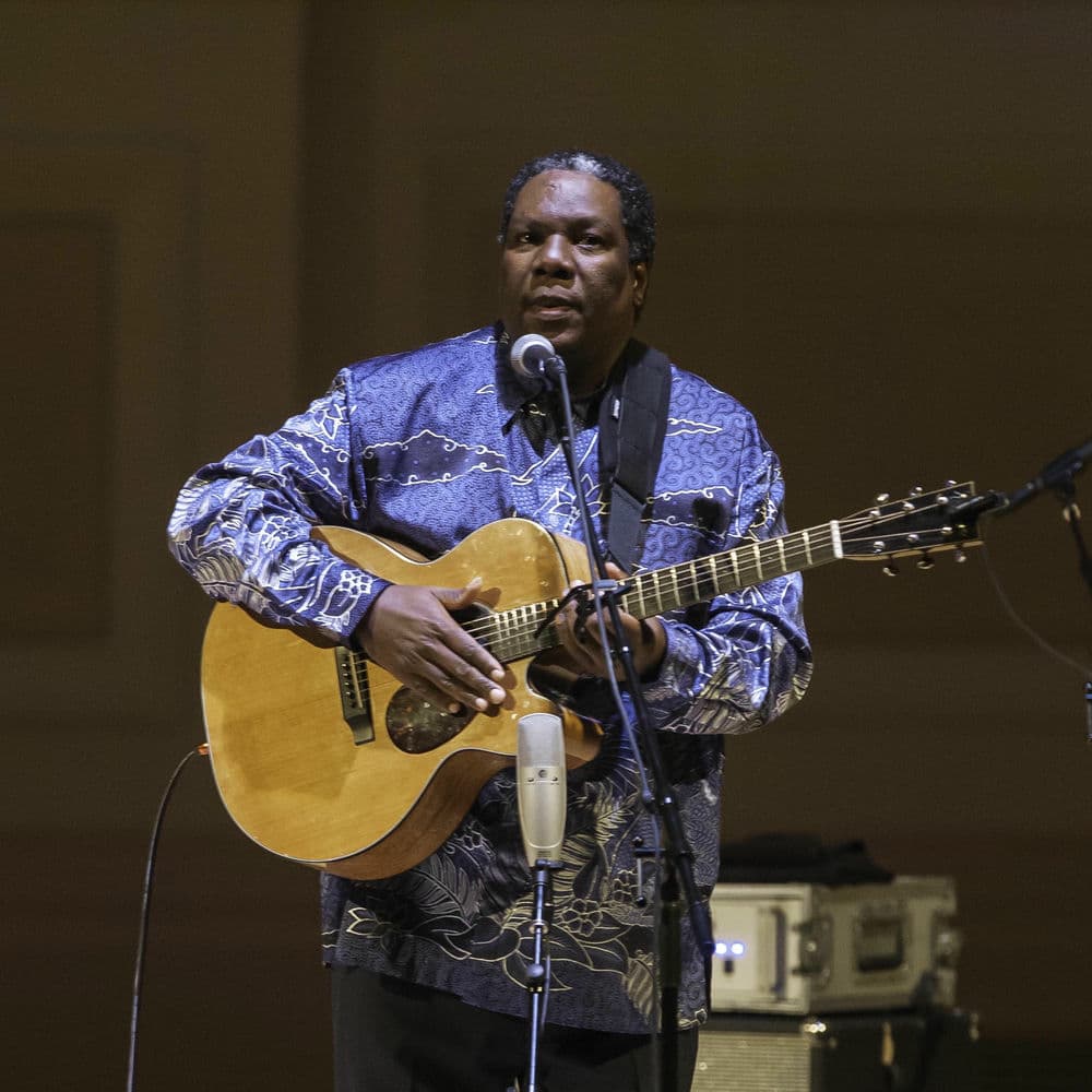 Vusi Mahlasela