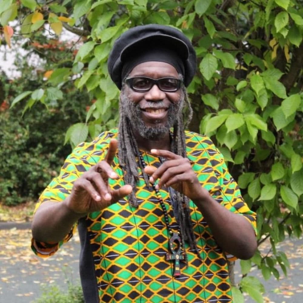 MacKa B